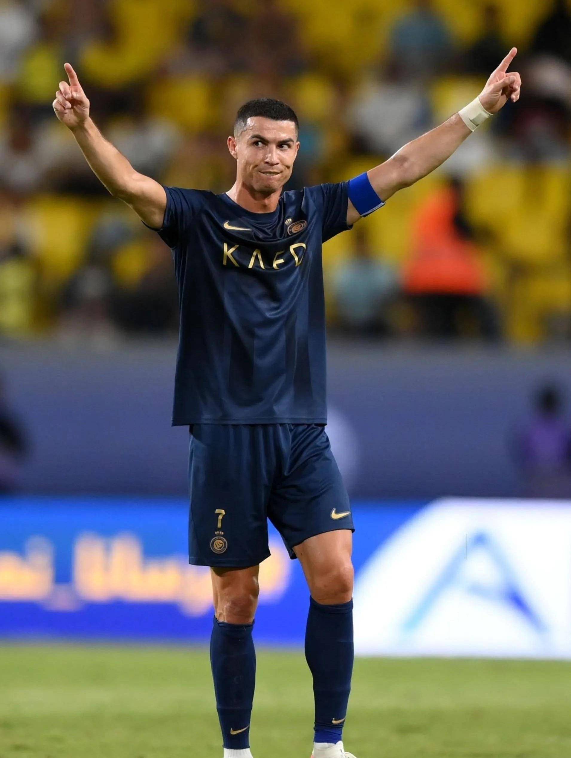 马丁内利：埃斯特旺是个好小伙，但希望他对阵枪手状态别太好