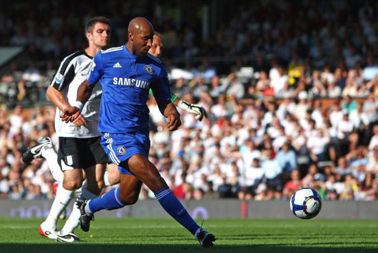 记者：切尔西在努力引进罗克，曼联也在关注他的情况