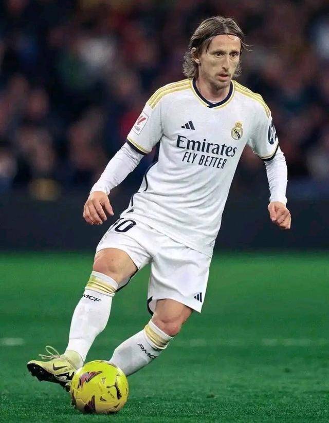 76人vs勇士首发：恩比德复出搭档马克西，霍福德首次首发