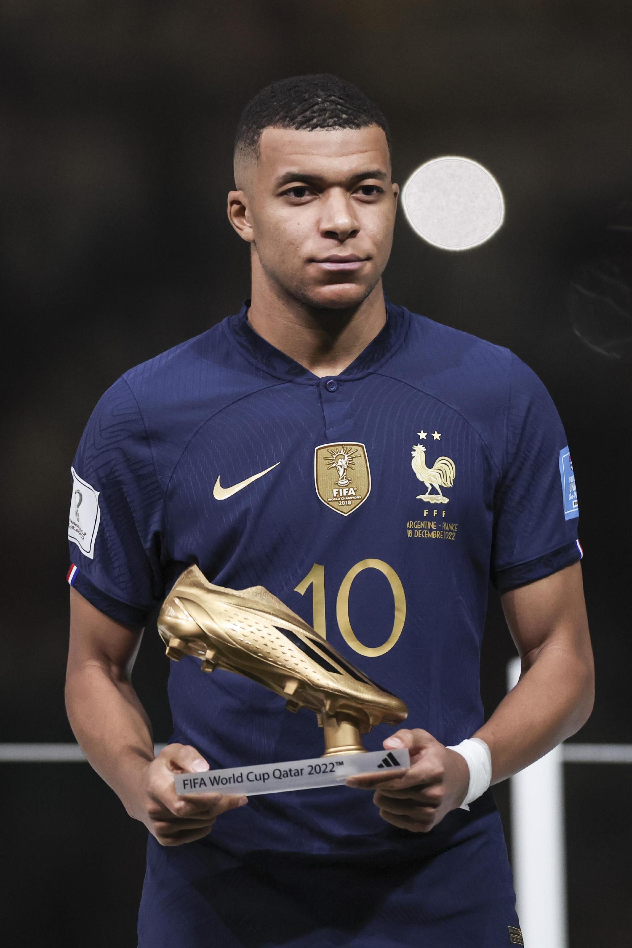 西媒：巴萨对阿拉维斯门票系统崩溃，球迷高喊反拉波尔塔口号